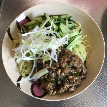 暑い日は、やっぱり冷やし麺ですね(^^)
手軽に出来て、味もバッチグーでした。